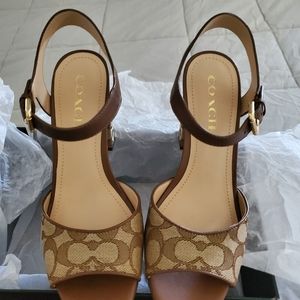 NIB Beautiful Marla Block Heel Sandal In Signature Jacquard~Canvas Leather